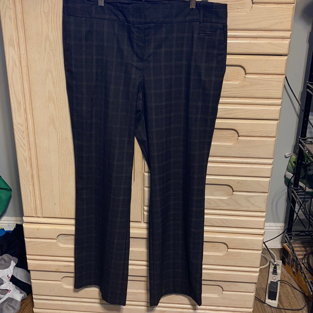 Van Heusen - Women's Studio pants size 16 Dark Grey with Maroon and Cream Plaid